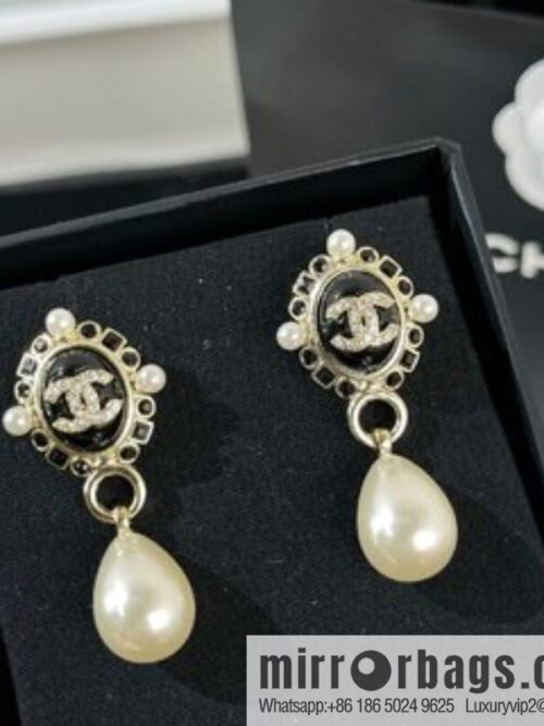 i1649600832_8772_2-800x800ducj1wp3ytm4326_20250715233248.jpg New ☑️ Chanel double c pearl stud earrings
