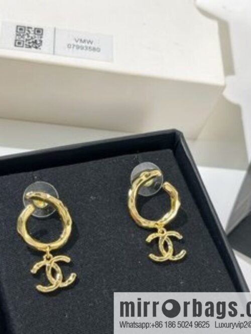 i1650205181_3196_1-800x800eyfty4oadwa27222_20250716025835.jpg New ☑️ Chanel gold double c stud earrings