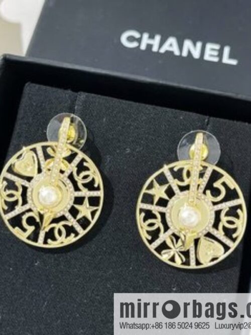 i1650375335_9155_1-800x8003bttao5giop28079_20250716030626.jpg New ☑️ Chanel turntable pearl stud earrings