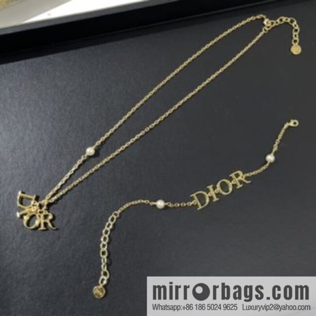 i1650468801_4239_1-800x800z1rxgslj5l320314_20250716015749.jpg New ☑️ Dior letter necklace bracelet