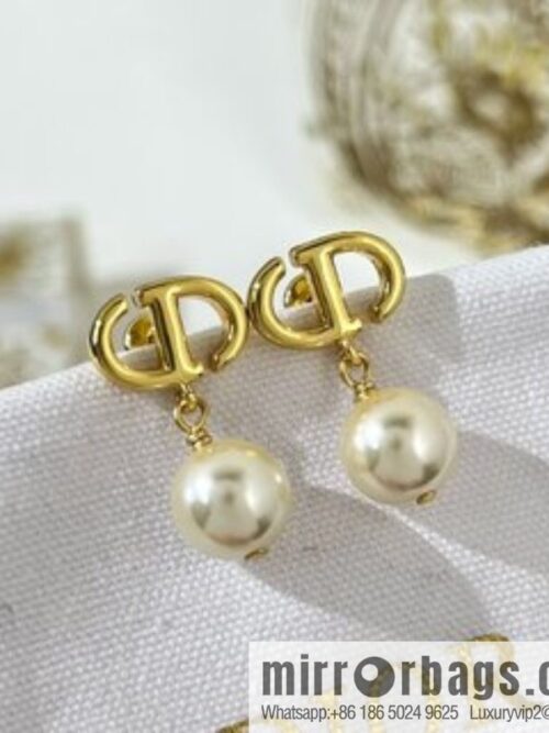 i1650727883_3136_2-800x800eczbzvnoa2q31239_20250716033327.jpg New ☑️ Dior CD pearl stud earrings