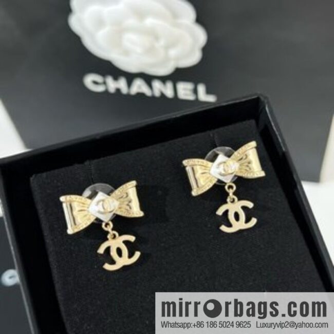 New ☑️ Chanel double c bow stud earrings