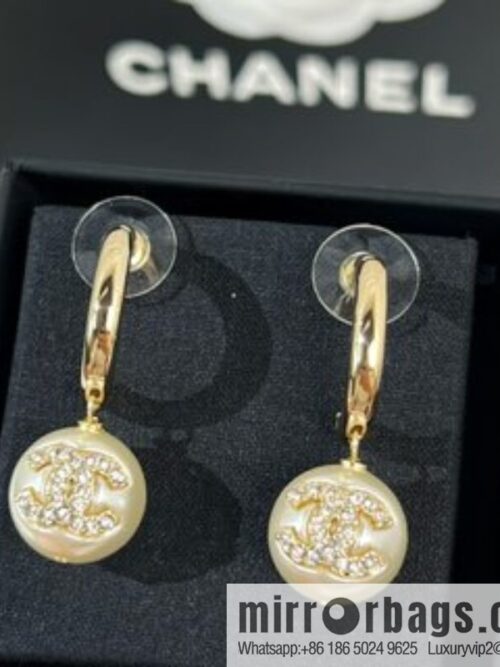 i1650728737_7871_3-1-800x80043ia0tv2luu28090_20250716030632.jpg New ☑️ Chanel double c pearl stud earrings