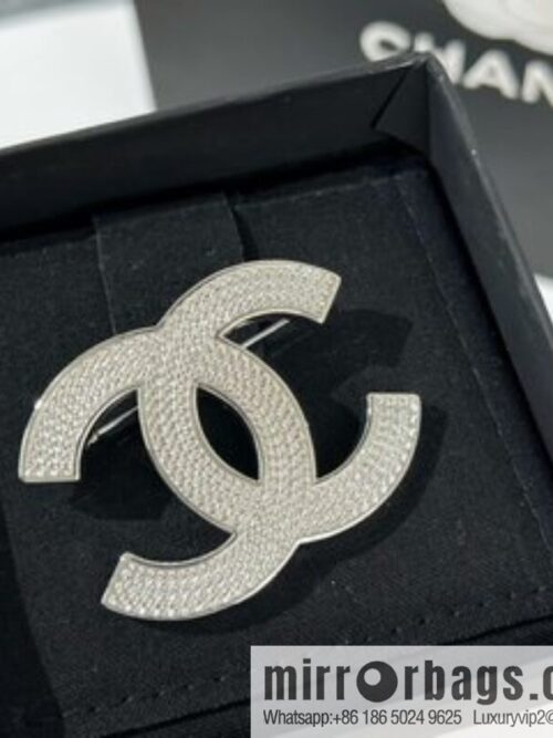 i1650882469_8497_1-800x8004kyqxkfuxjk28003_20250716030544.jpg New ☑️ Chanel double c brooch