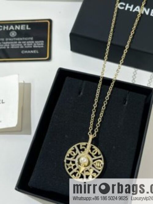 i1650965711_8627_1-800x800akuayce13yz27878_20250716030434.jpg New ☑️ Chanel turntable pearl necklace