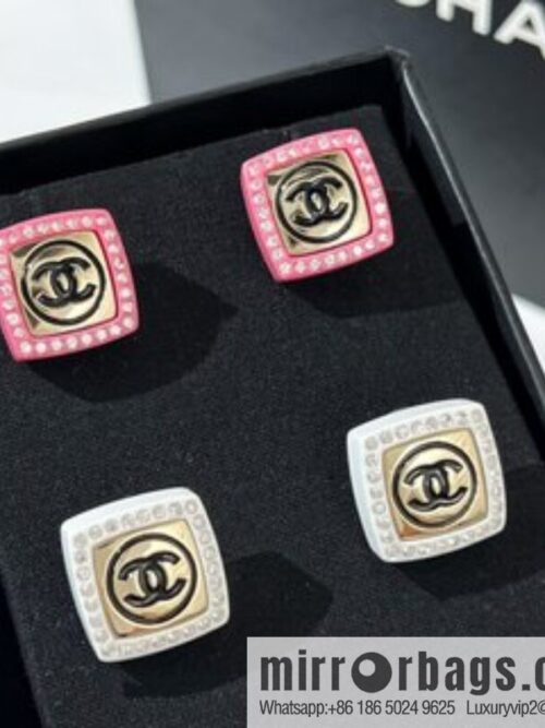 i1650973762_3991_1-800x800td3xw2yj1mm27831_20250716030409.jpg New ☑️ Chanel double c acrylic stud earrings