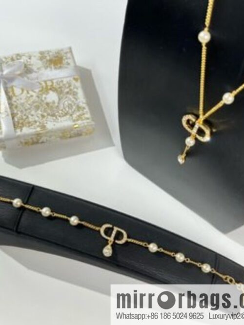 i1650975169_5741_1-800x800uxdglmtvhlk27780_20250716030348.jpg New ☑️ Dior full diamond CD water drop pearl bracelet necklace