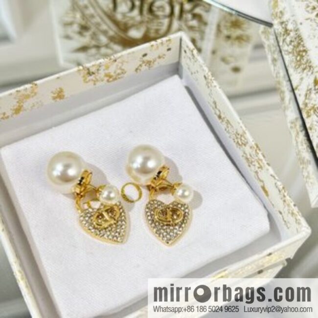 New ☑️ Dior CD full diamond peach heart size pearl stud earrings