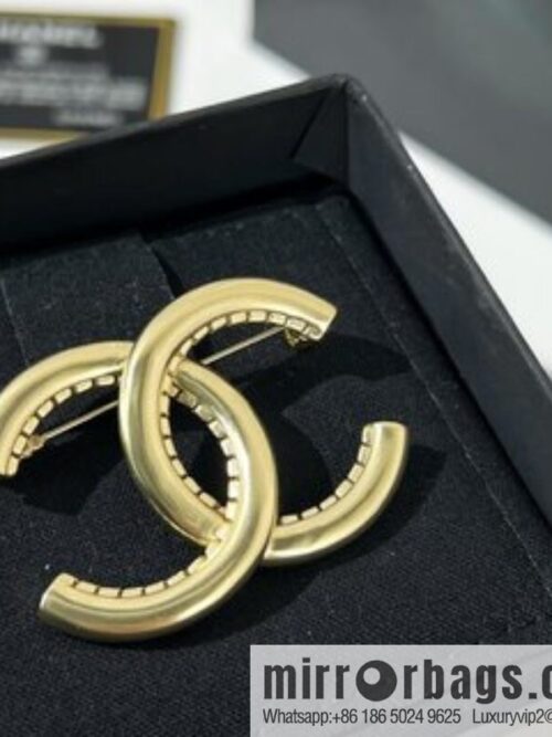 i1651756266_7444_2-800x8003vtynfdwwnd27444_20250716030043.jpg New ☑️ Chanel double c pearl brooch