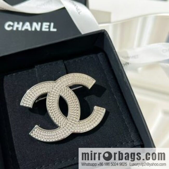 New ☑️ Chanel double c brooch