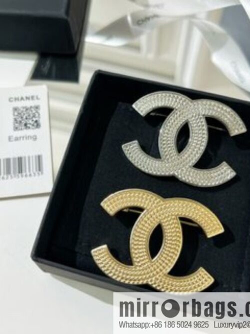 i1651756383_7828_1-800x800edzmmhges3p27431_20250716030033.jpg New ☑️ Chanel double c brooch