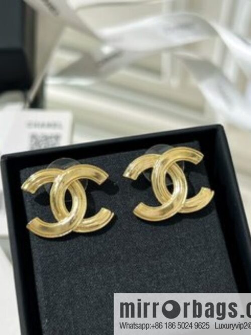 i1651756772_1125_2-800x800vf1rzmkruyj27398_20250716030015.jpg New ☑️ Chanel gold double c stud earrings
