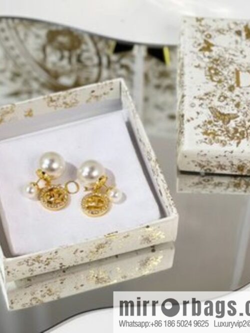 i1651844384_8676_1-800x800t5mukebggvi27347_20250716025945.jpg New ☑️ Dior CD full diamond size pearl stud earrings