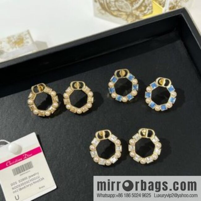 New ☑️ Dior CD square diamond stud earrings