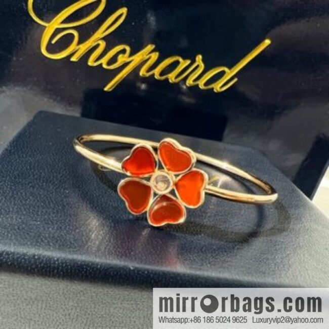 i1652713626_4425_7-800x800orvnxrpxxpc23402_20250716022553.jpg Chopard PRECIOUS LACE VAGUE 5 heart agate, white shell necklace, bracelet