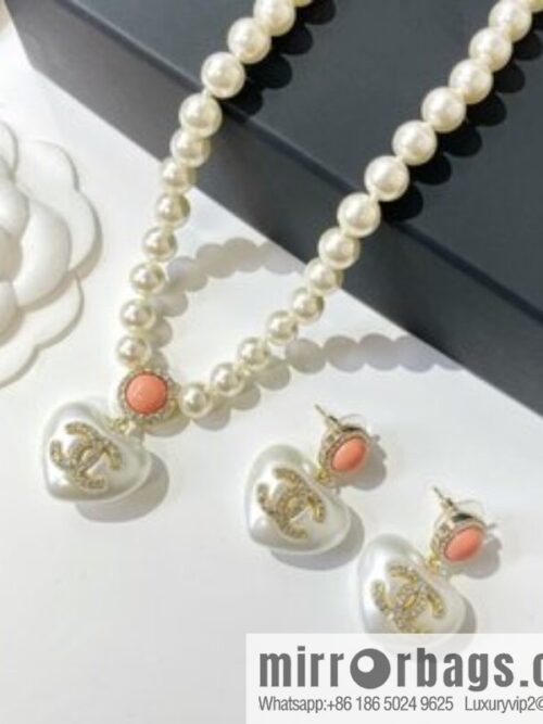 i1652880181_5152_2-1-800x800dm5px3b5rrm23280_20250716022453.jpg 2021 new Chanel double c peach heart earrings necklace