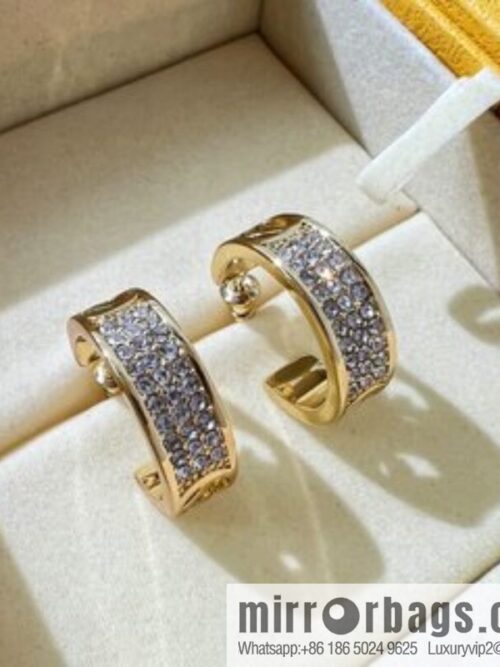 i1653316709_1444_1-800x8001hrjaeuvnbv20439_20250716015857.jpg New Fendi full diamond stud earrings