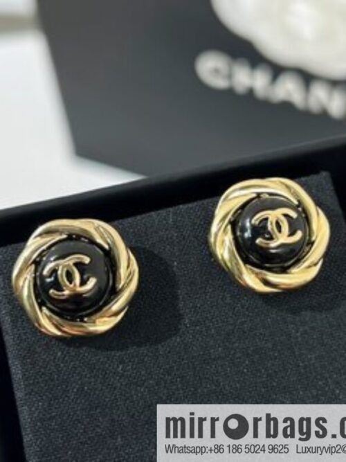 i1653396508_9411_1-800x800xxf1tnebohc20417_20250716015844.jpg New ☑️ Chanel double c black stud earrings