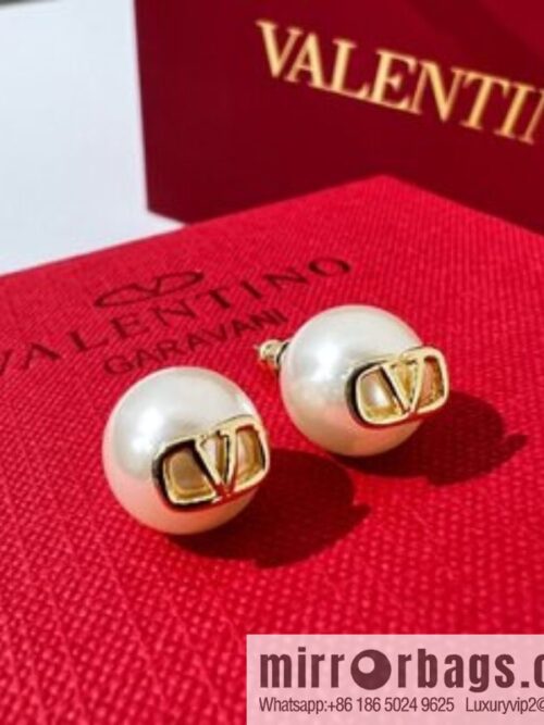 New ☑️ Valentino pearl earrings
