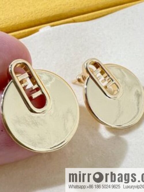 i1653397961_3322_1-800x800xkcrqbxbo4e20362_20250716015815.jpg New Fendi stud earrings