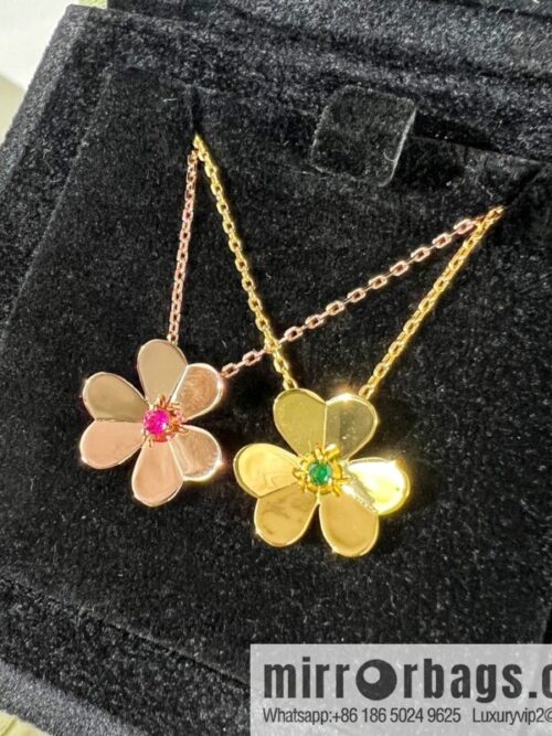 i1653487728_9021_6-800x800jn2qg4z4lea20268_20250716015724.jpg Van Cleef & Arpels Frivole Clover ☘️ necklace