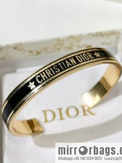 i1653836247_2287_1-800x800wrr5biwmou320224_20250716015703.jpg New ☑️ Dior Letter Opening Bracelet