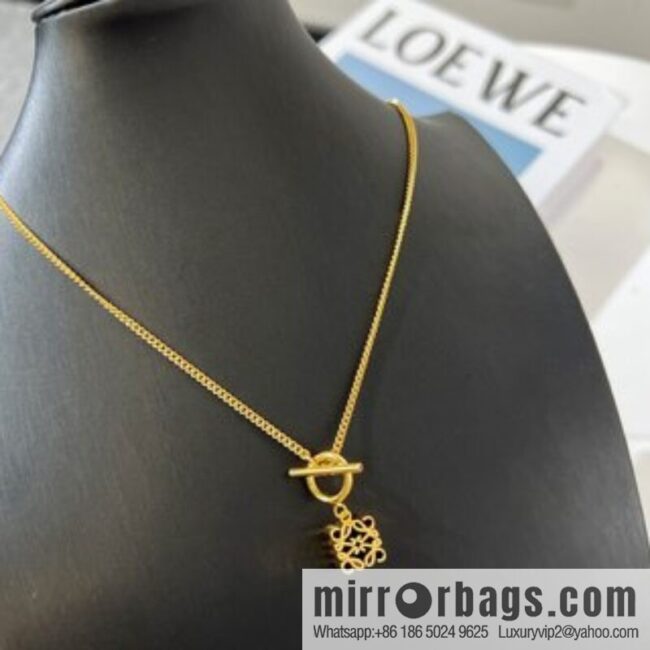 i1654005394_4947_6-800x8002ihb51vgnlm20128_20250716015611.jpg LOEWE mooncake necklace