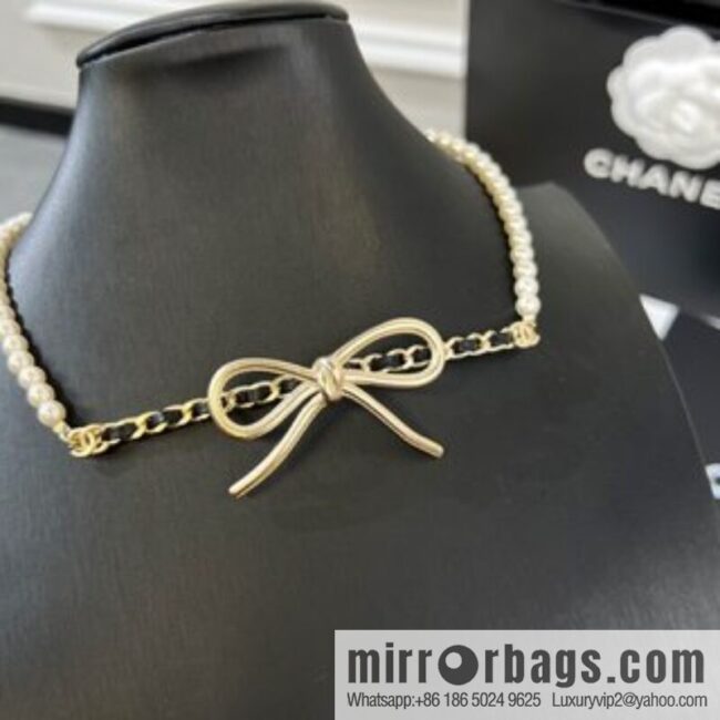 New ☑️ Chanel Double C Bow Pearl Necklace