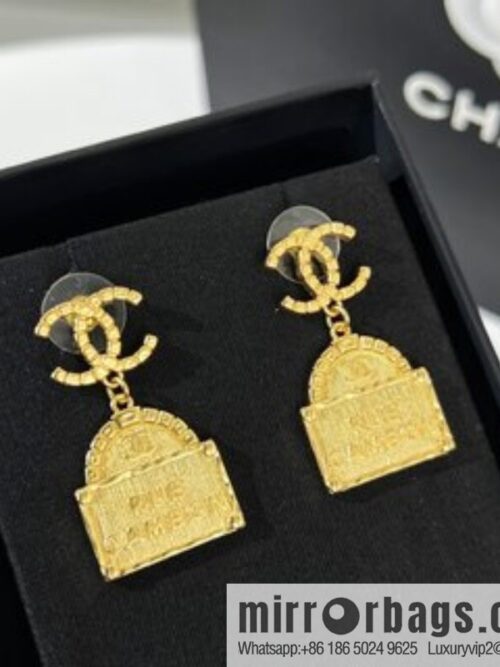 i1654383748_3545_0-1-800x800jlrqrdcowct20032_20250716015518.jpg New ☑️ Chanel gold double c bag 👜 stud earrings