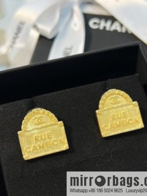 i1655043353_9183_1-800x800jyggqtq0lvn19779_20250716015257.jpg New ☑️ Chanel double c gold bag 👜 stud earrings