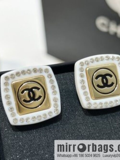 i1655350335_5192_1-800x800so3coblfijc19663_20250716015153.jpg New ☑️ Chanel double c square stud earrings