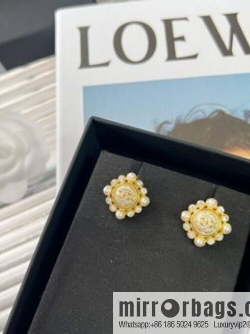 i1655564142_5180_1-800x800otyp5mfmk1c19531_20250716015045.jpg New ☑️ Chanel double c rhinestone pearl stud earrings
