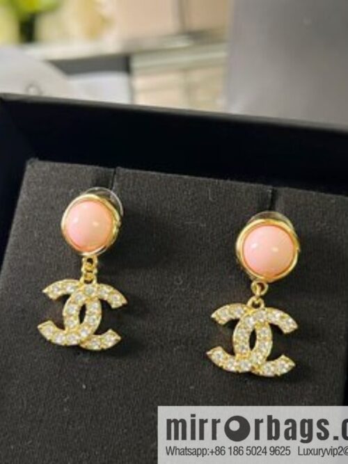 i1655564289_1208_1-800x800glw4yfe2oti19520_20250716015039.jpg New ☑️ Chanel double c pink pearl stud earrings