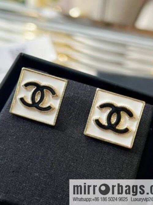 i1655648916_1907_2-800x800tlnegonvknf19474_20250716015014.jpg New ☑️ Chanel double c square enamel stud earrings
