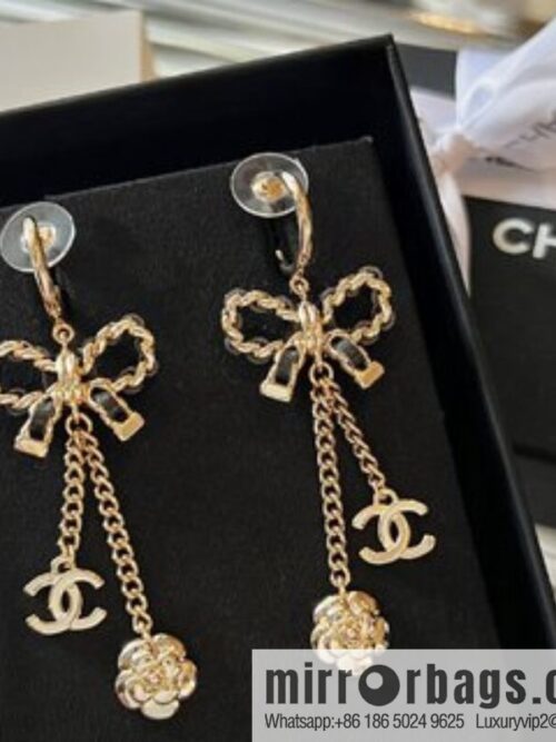 i1655649154_1195_1-800x800bssfnnomxky19452_20250716015000.jpg New ☑️ Chanel double c camellia bow stud earrings
