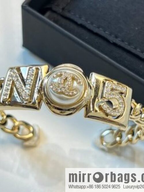 i1657011567_3588_2-800x800x4unwmkro4o15899_20250716011810.jpg New ☑️ Chanel double c letter 5 word opening bracelet