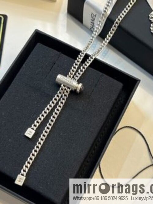 i1657034599_9376_1-800x800m21bmrauphc15853_20250716011745.jpg New ☑️ Chanel letter pull necklace