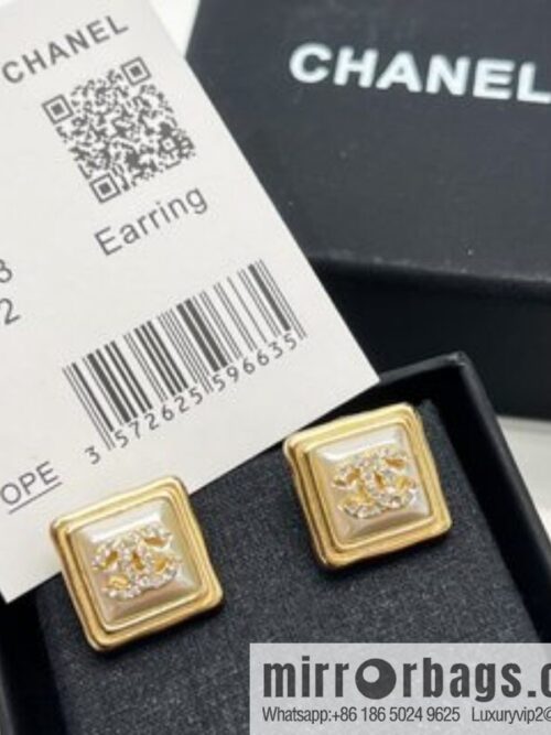 i1657954490_2893_0-800x800lhzde1rntab15513_20250716011432.jpg New ☑️ Chanel double c square stud earrings