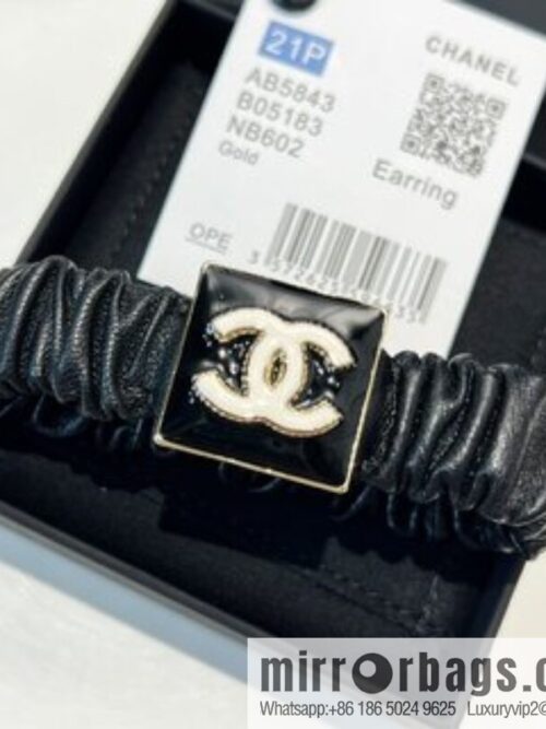 i1657954804_3071_0-800x800aesuniwz0or15502_20250716011425.jpg New ☑️ Chanel double c oil drop square small sheepskin hair rope, hand rope
