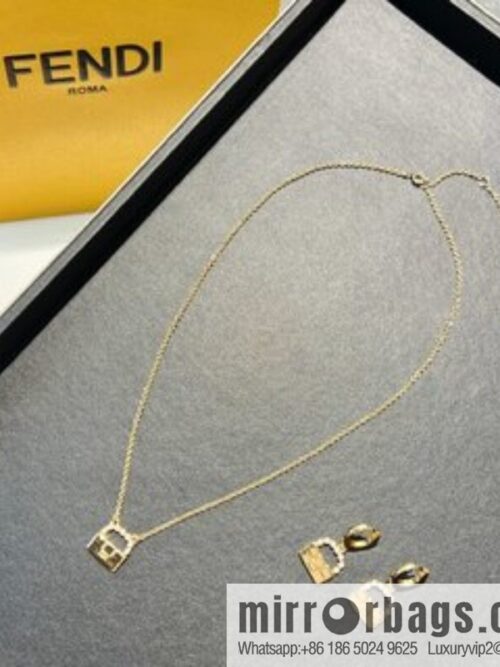 i1658306611_2706_1-800x800onu3ovvwvsh12495_20250716004646.jpg New FENDI Fendi pearl bag stud earrings