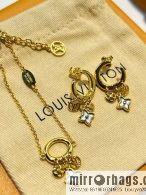 i1658308083_1387_2-800x800jdpg45hgbw312456_20250716004625.jpg Louis Vuitton lv crystal monogram bracelet stud earrings
