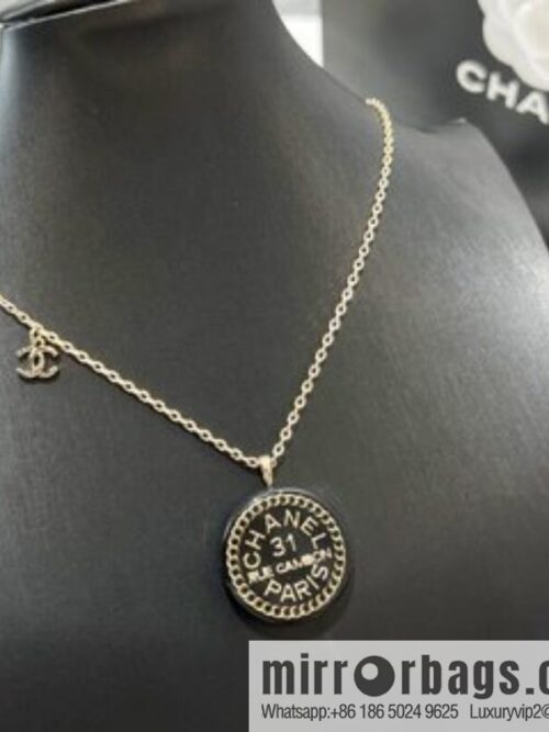 i1658484329_5554_1-800x8002inmabz4u0v12412_20250716004600.jpg New ☑️ Chanel double c round acrylic letter necklace