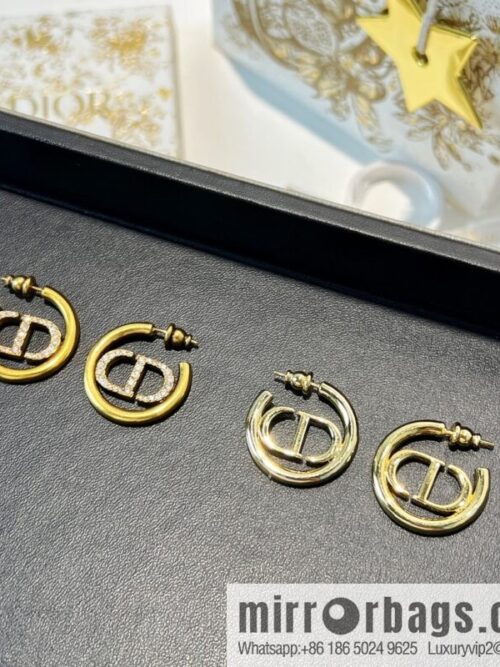 i1660314371_1860_2-800x800vz13ozjbc3q11523_20250716003801.jpg New ☑️ Dior CD stud earrings