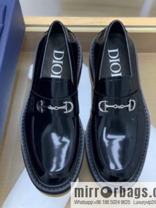 i1661439965_2665_0-800x800axc1r2hkglw64873_20250719014822.jpg Dior selected leather to make men\'s loafers