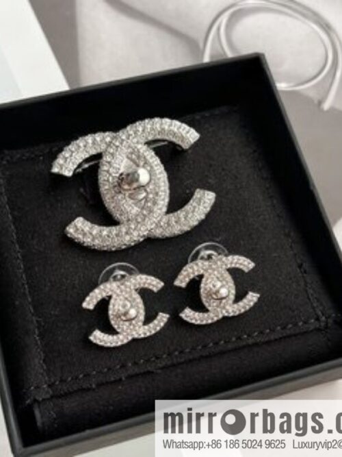 i1661696227_2286_1-800x8000fhr411vkfk7839_20250716000541.jpg New ☑️ Chanel double c full diamond stud earrings brooch