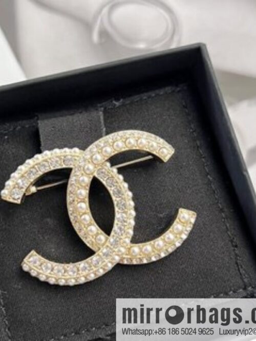 i1661697318_6622_1-800x800ebklwrsyvwe7817_20250716000529.jpg New ☑️ Chanel double c pearl brooch