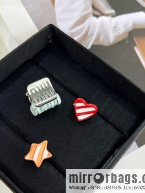 i1661849817_6714_4-800x800qvn402ronp47696_20250716000421.jpg MIU MIU Miu Miu Metal Star Love Hairpin Hairpin Three-piece Set