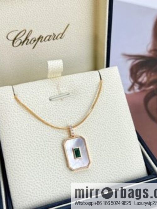 i1663342913_7315_1-800x800dwd4dqcow354481_20250715233417.jpg Chopard HAPPY DIAMONDS ICONS square necklace