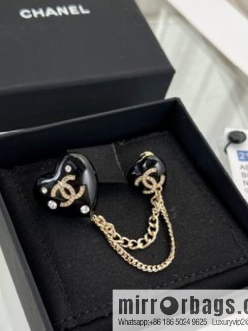 i1663599099_3491_1-800x800jxclcfnp4bf4449_20250715233359.jpg New ☑️ Chanel double c black peach heart love brooch