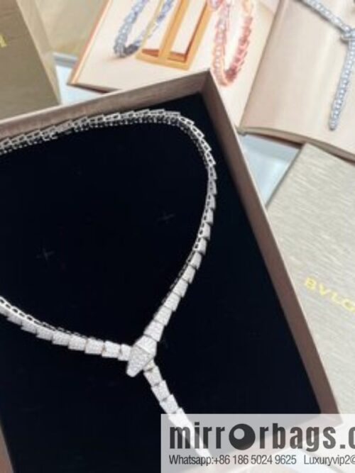 i1664341067_173_1-800x80010zlb0s4o4b3936_20250715232918.jpg BVLGARI Bulgari full diamond snake bone necklace choker